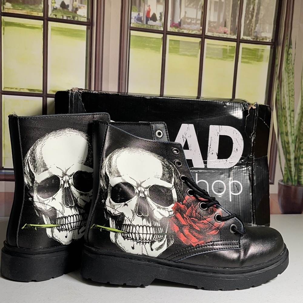 RAAD Shop Skull and Rose Boot